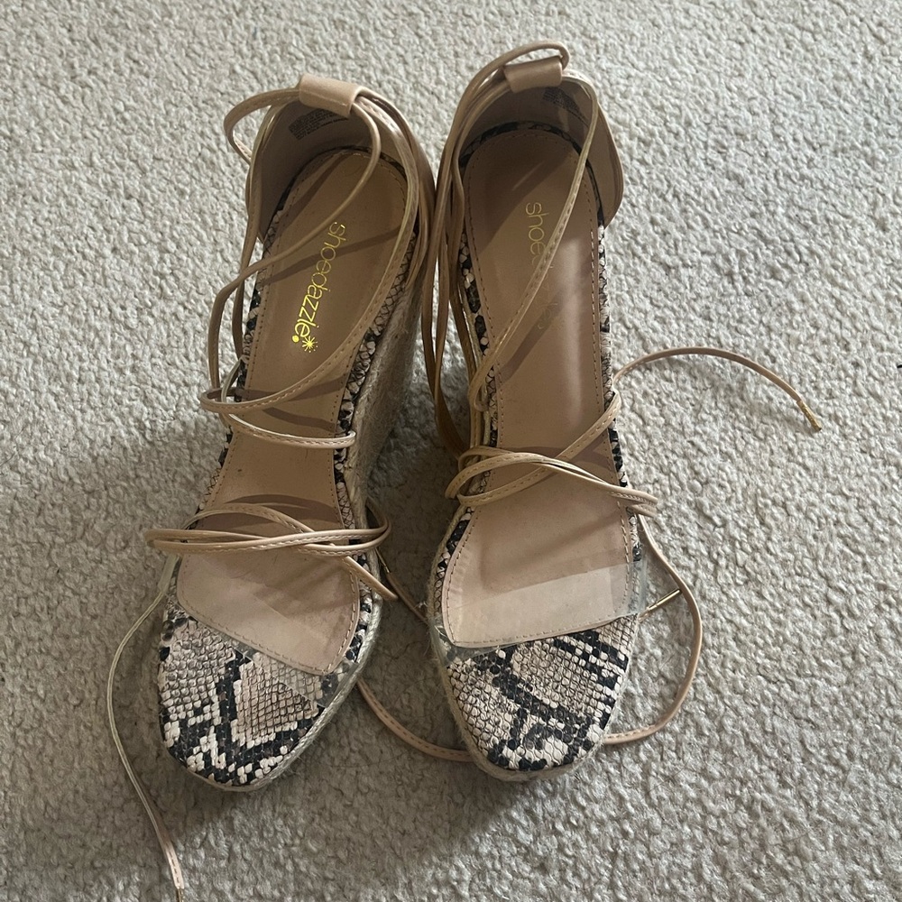 Wedge heels